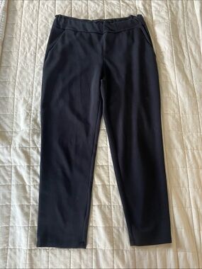 Women's Black Cropped Pull-On Pants